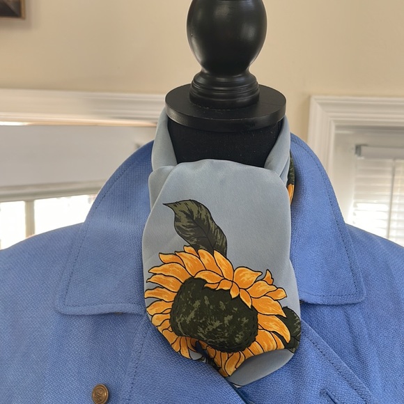 Bundle Package Hyde Collection Belt, Ralph Lauren Exclusive Blazer, NYC Skirt - Picture 6 of 7